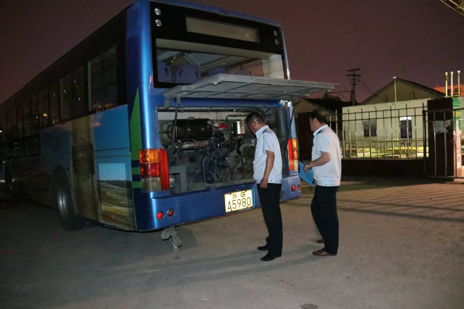 公交集團海通公交公司開展夜查促安全